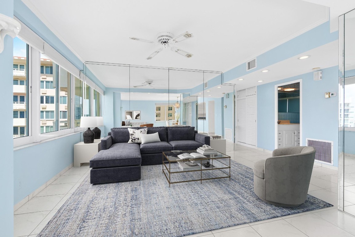 3233 NE 34th St 1409