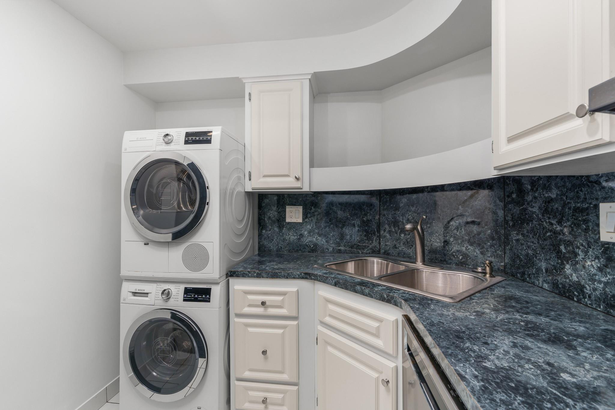 3233 NE 34th St 1204