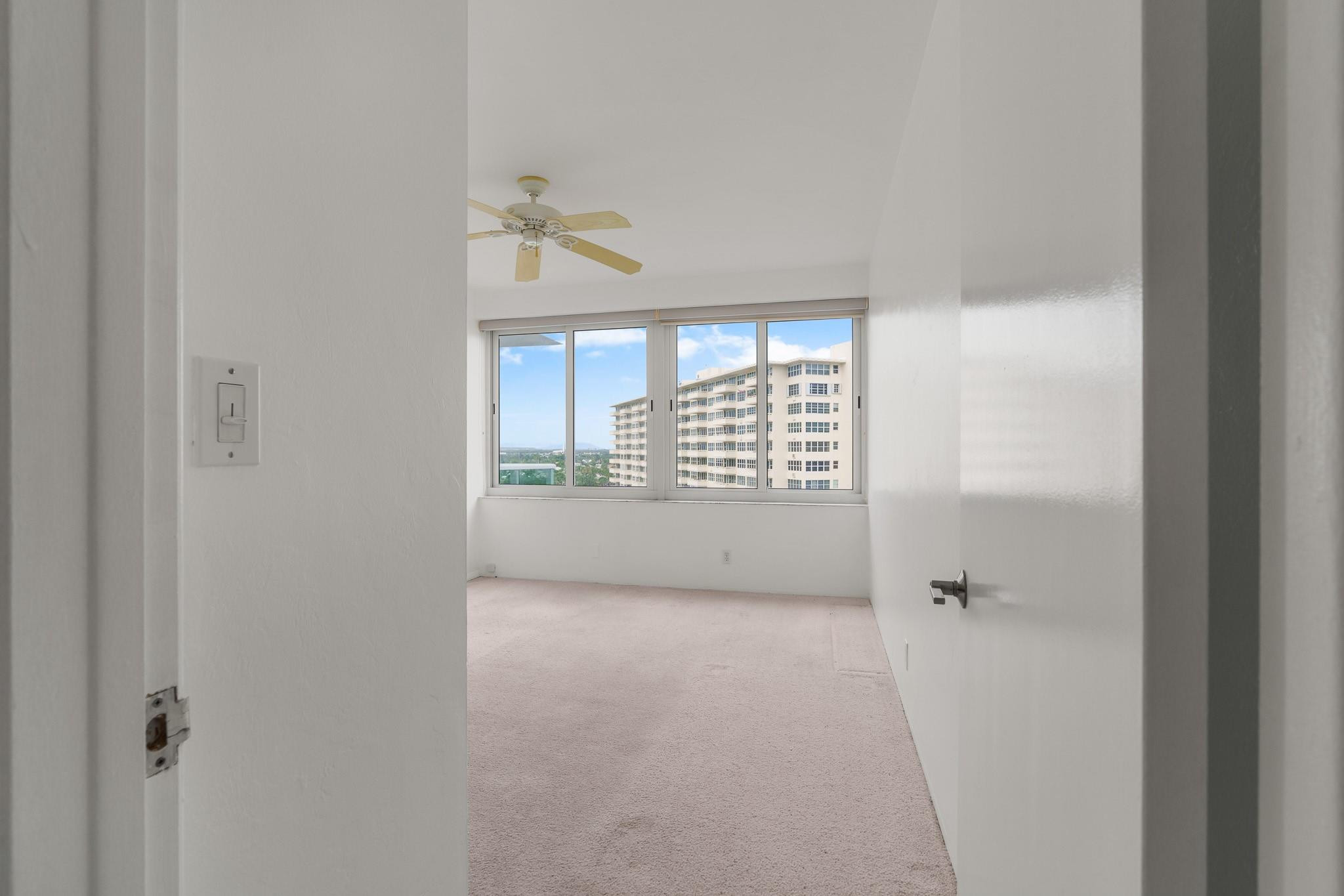 3233 NE 34th St 1204