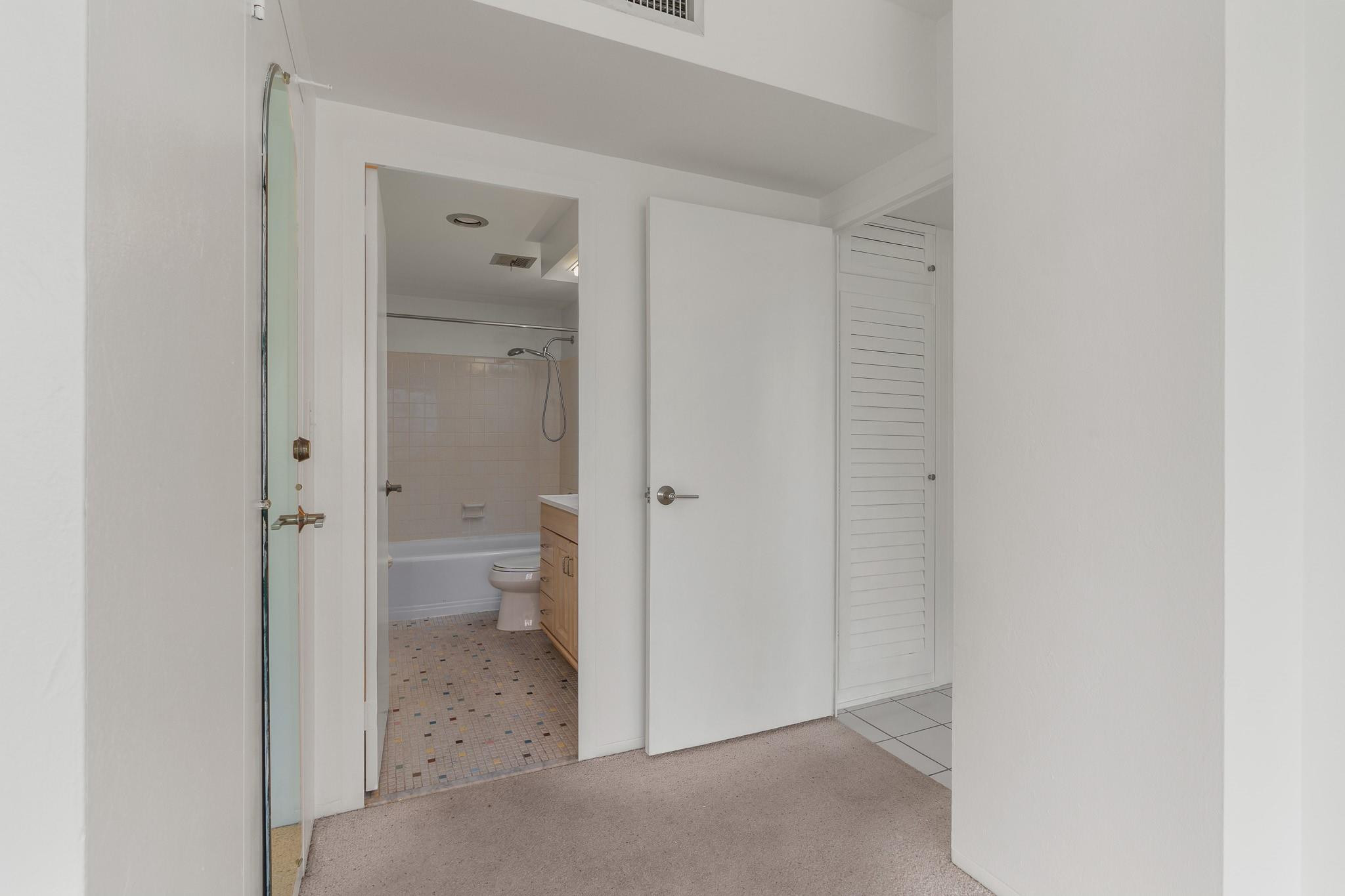 3233 NE 34th St 1204