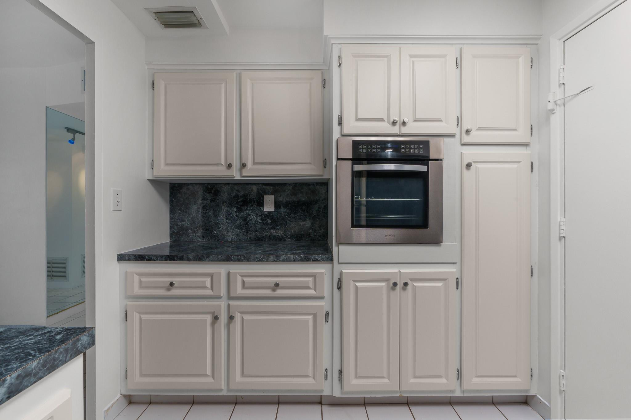 3233 NE 34th St 1204