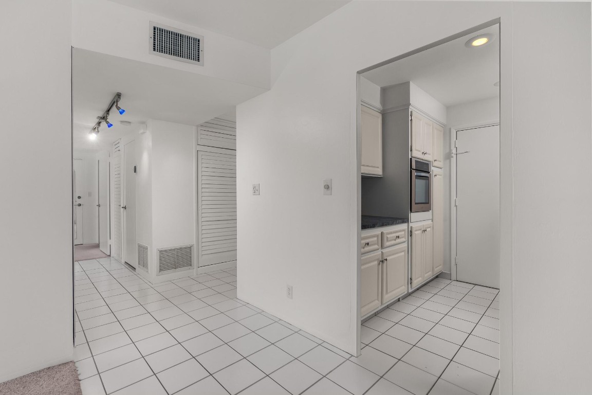 3233 NE 34th St 1204