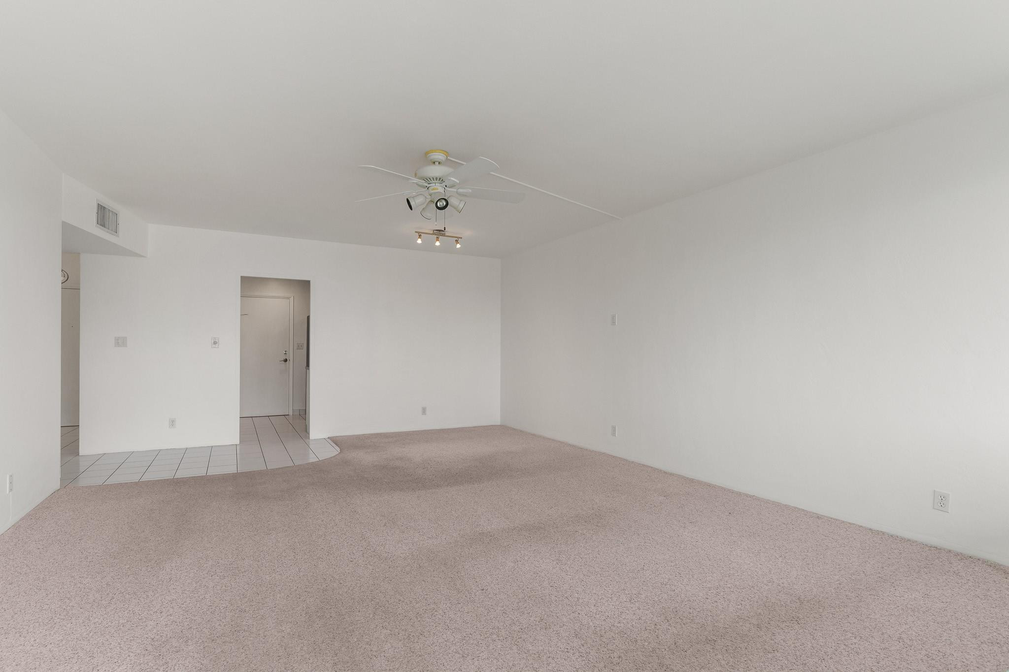 3233 NE 34th St 1204