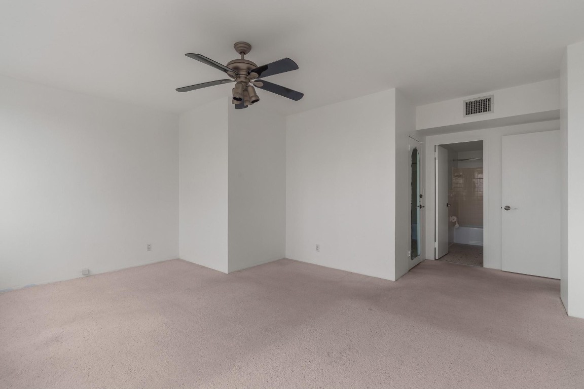 3233 NE 34th St 1204