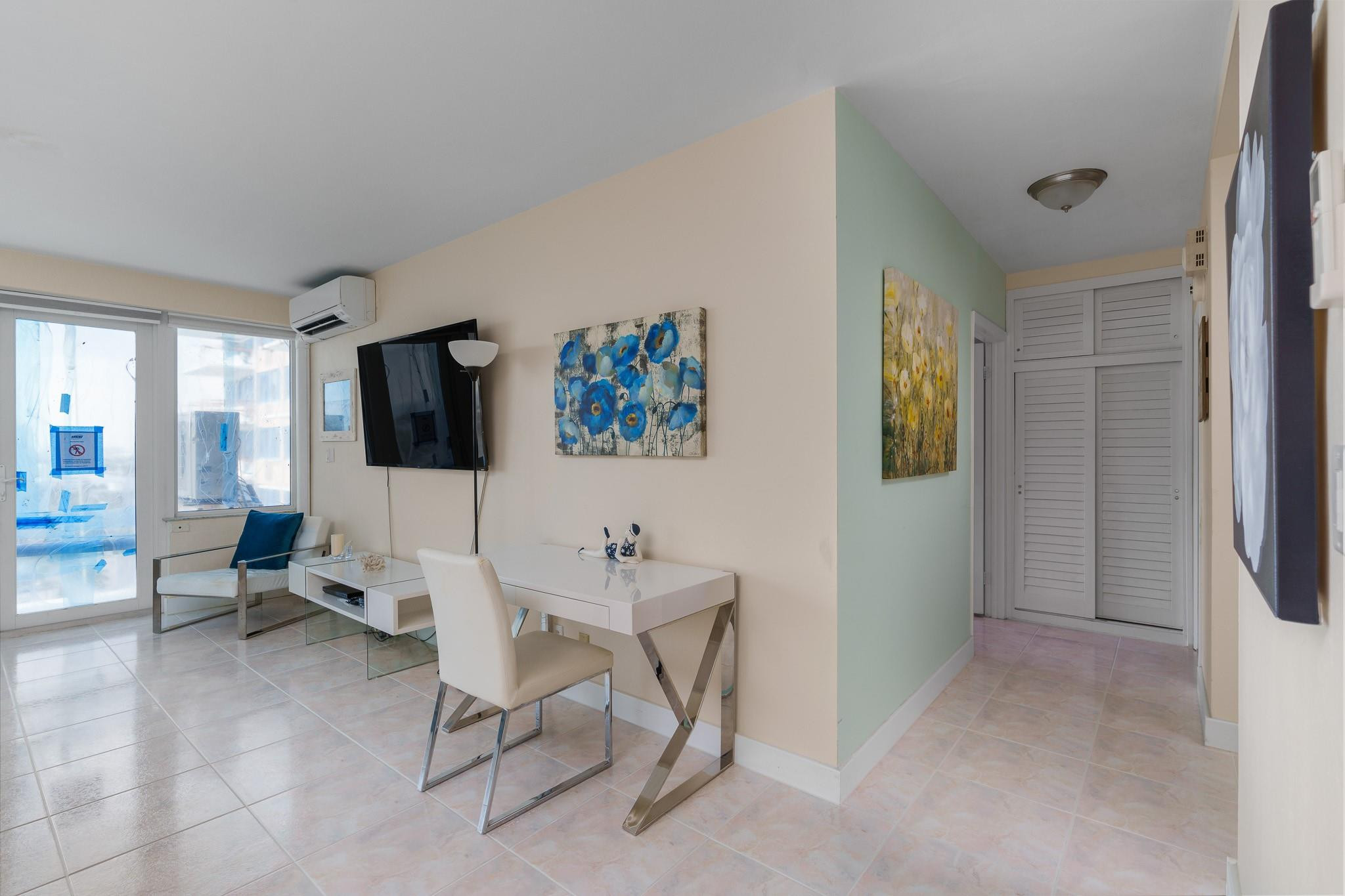 3233 NE 34th St 1411