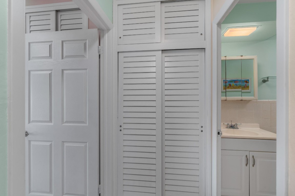 3233 NE 34th St 1411