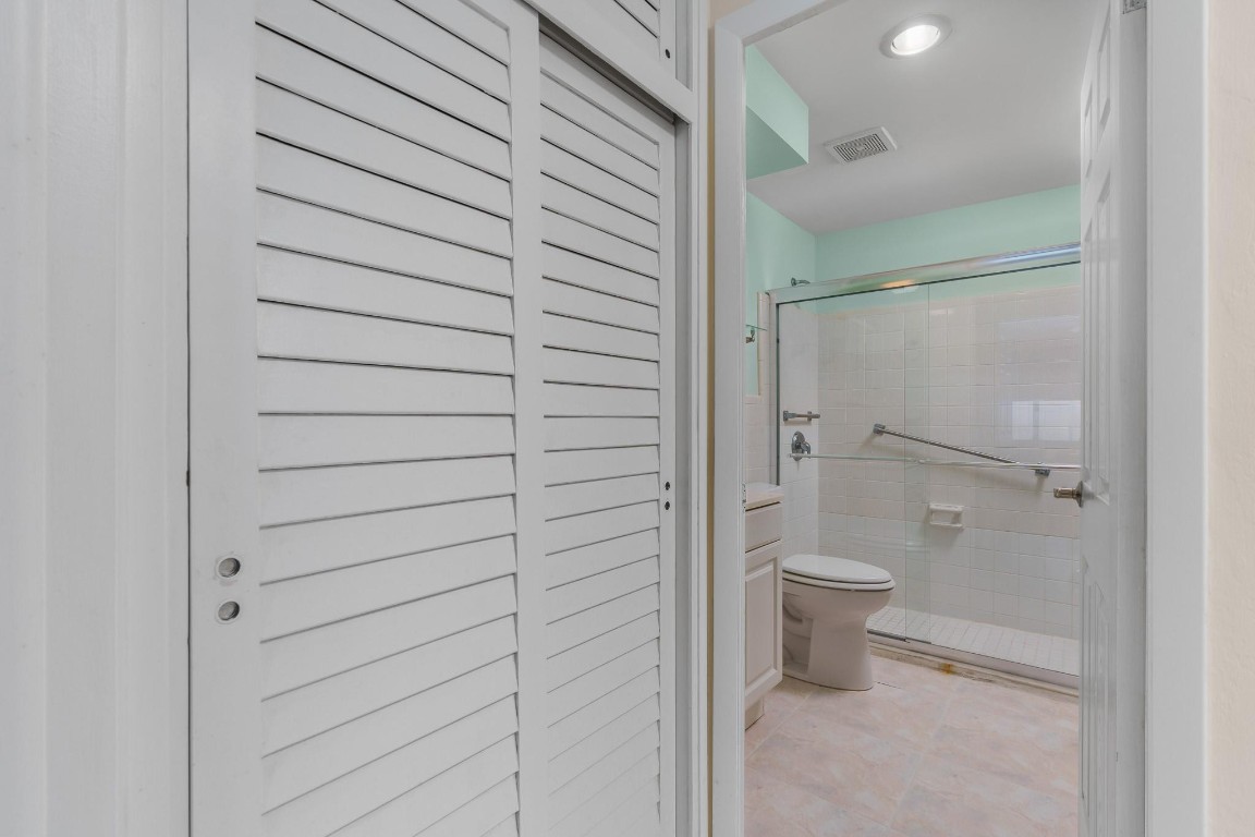 3233 NE 34th St 1411