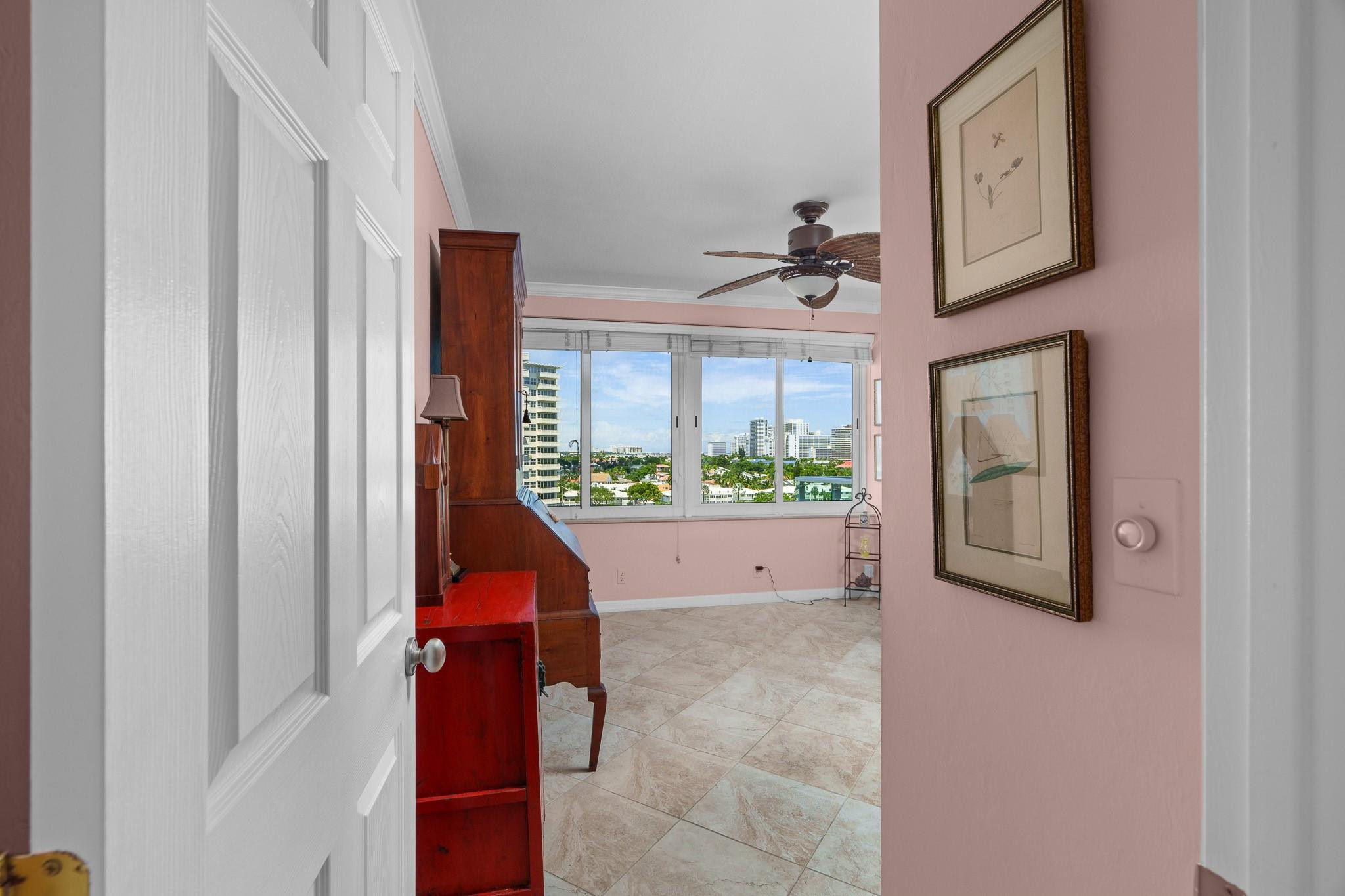 3233 NE 34th St 905