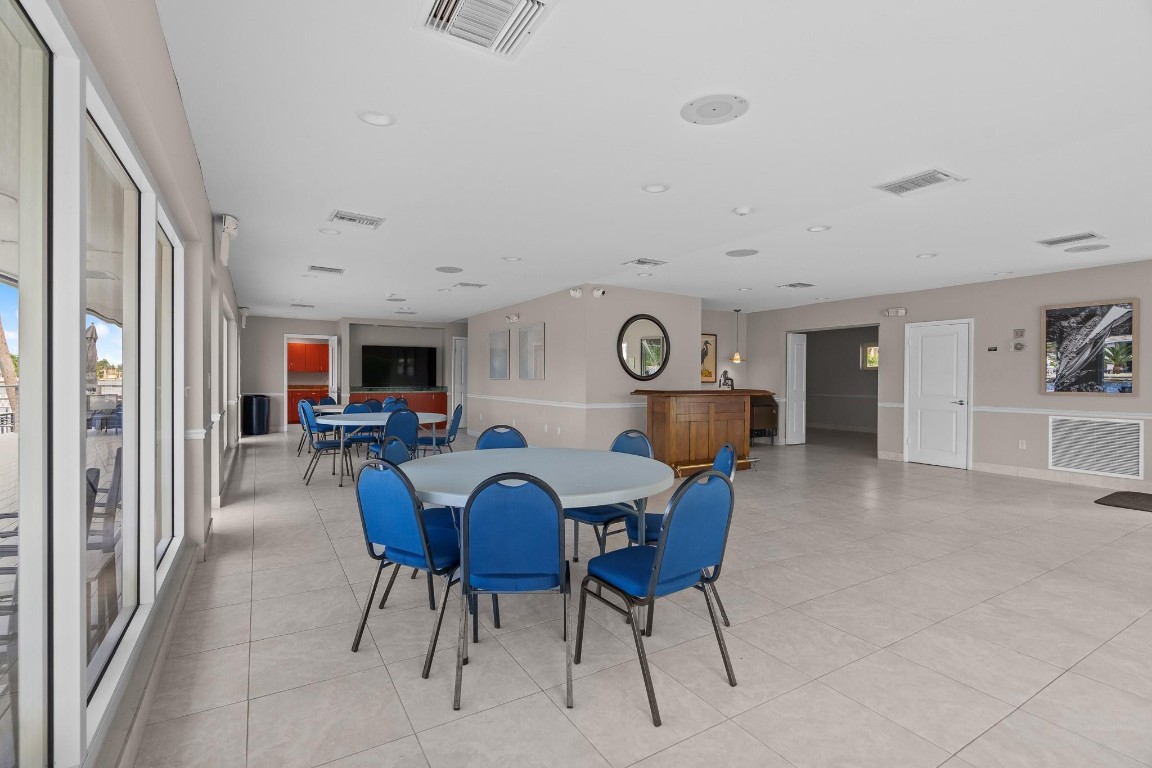 3300 NE 36th St 1107