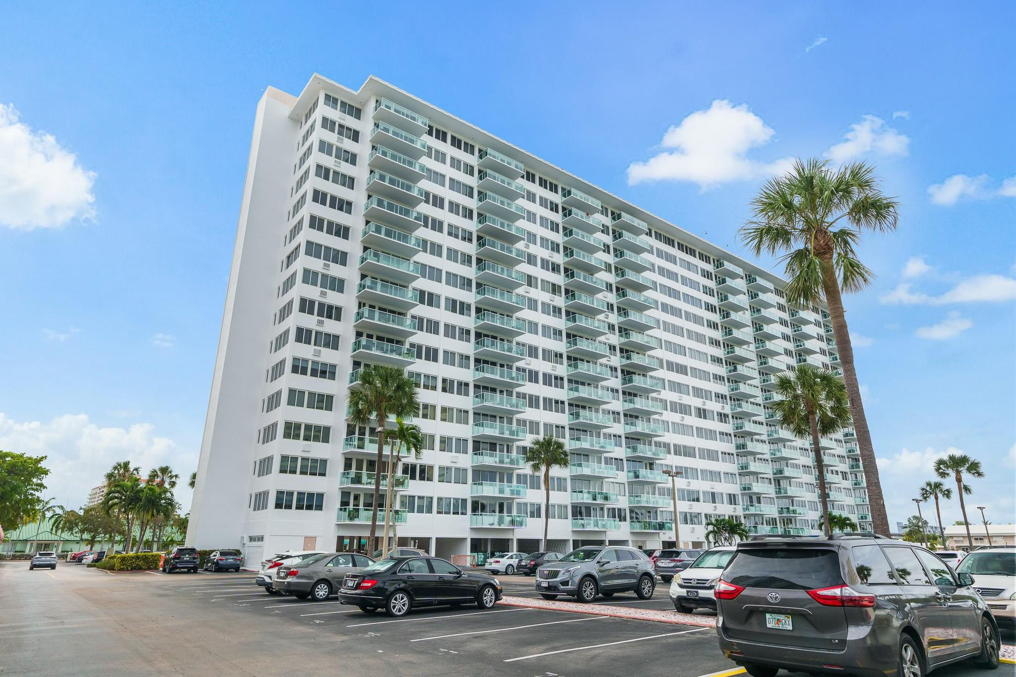 3233 NE 34th St 314