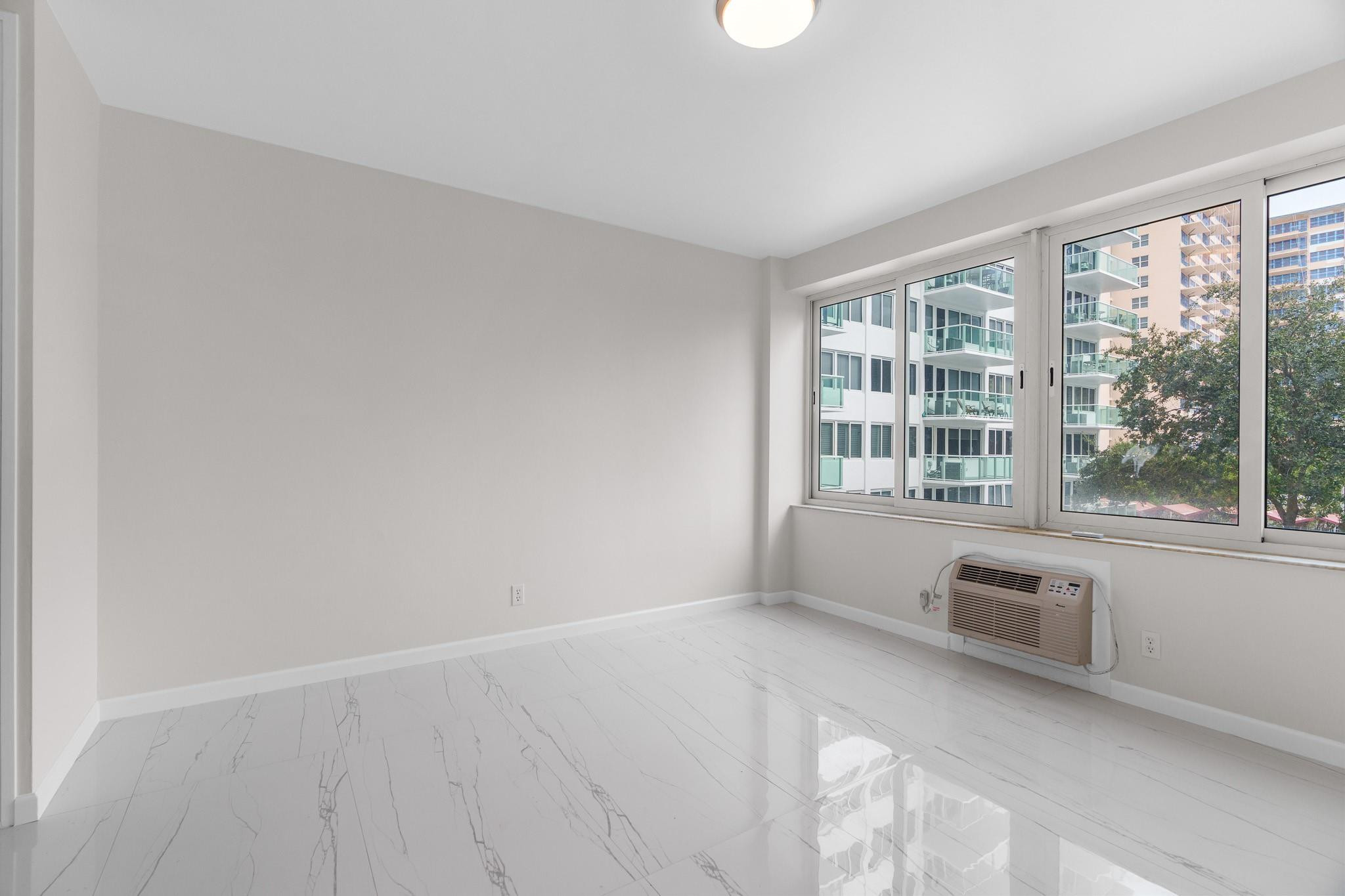 3233 NE 34th St 314