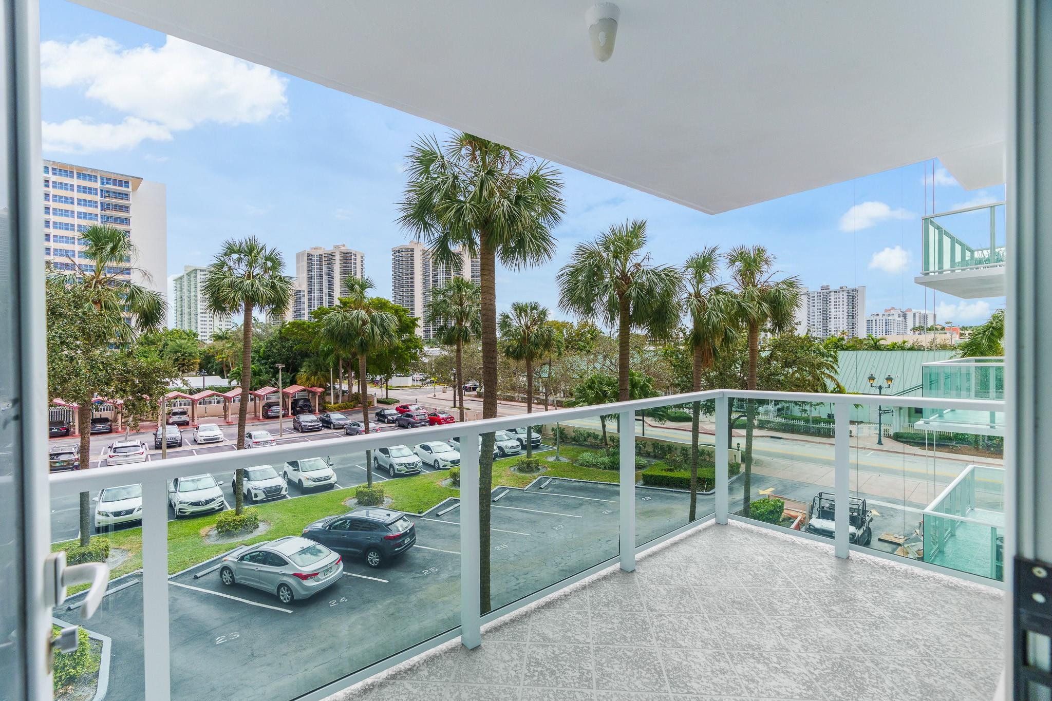 3233 NE 34th St 314