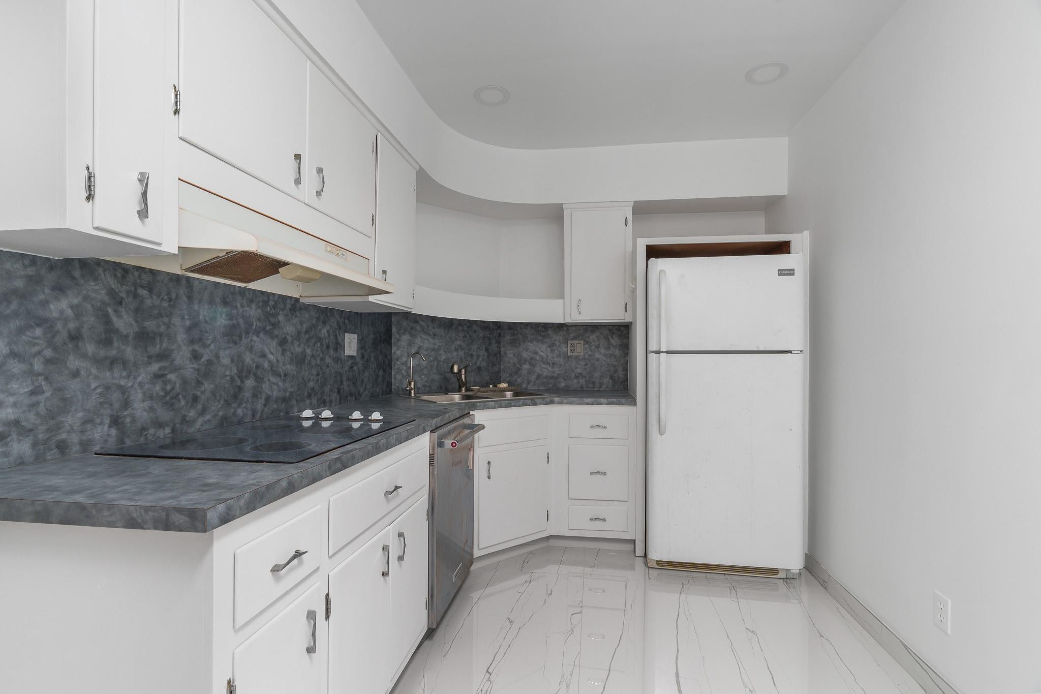 3233 NE 34th St 314