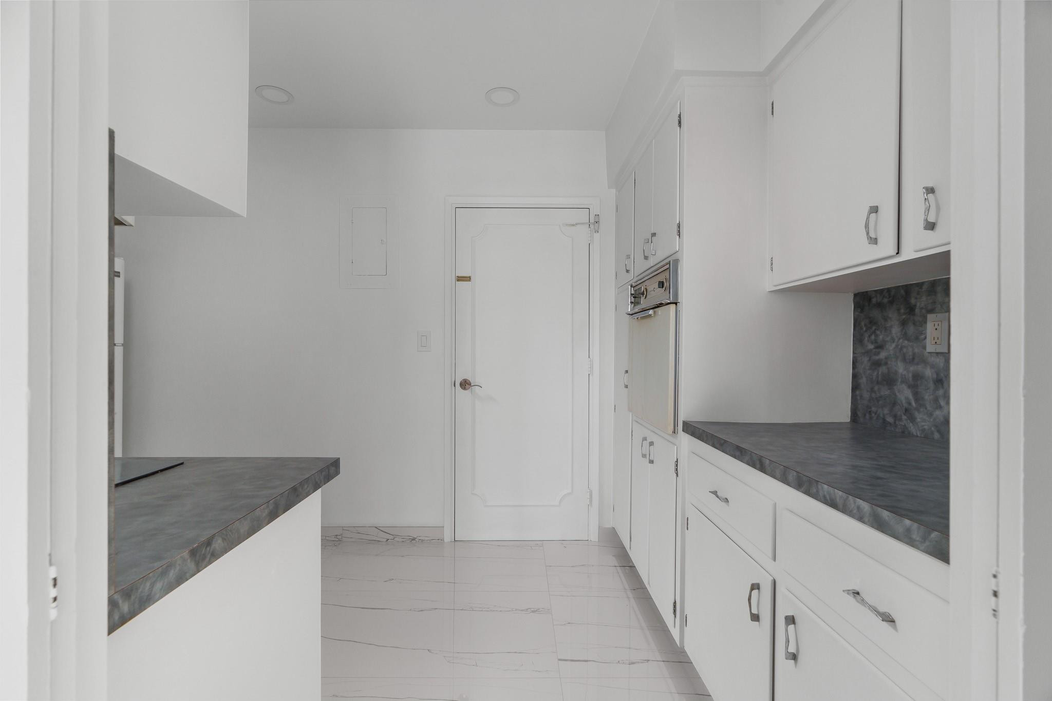 3233 NE 34th St 314
