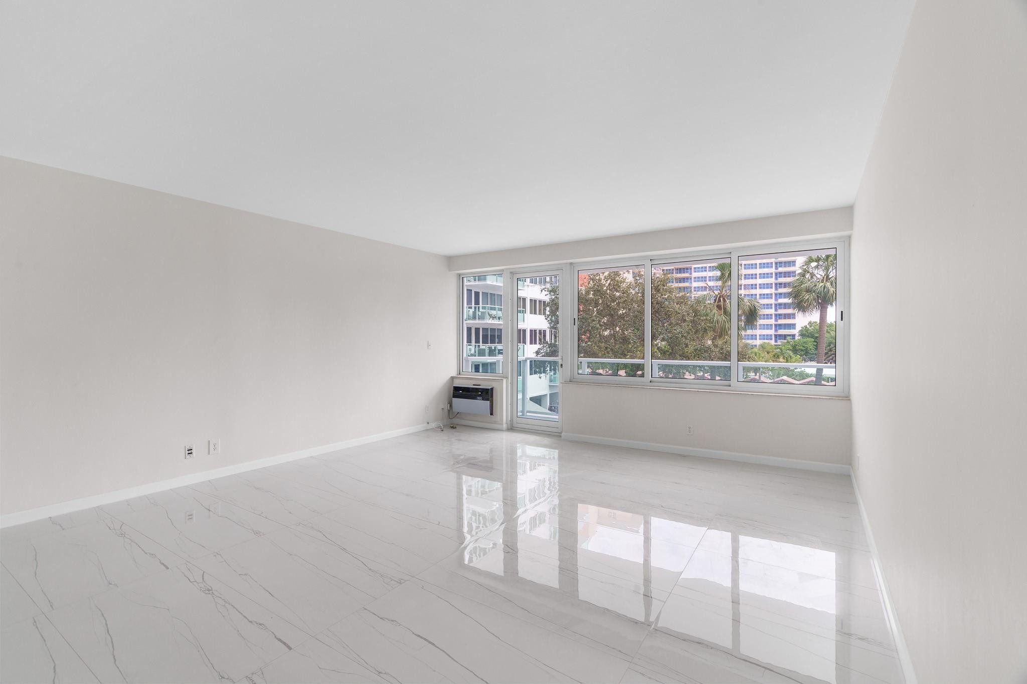 3233 NE 34th St 314