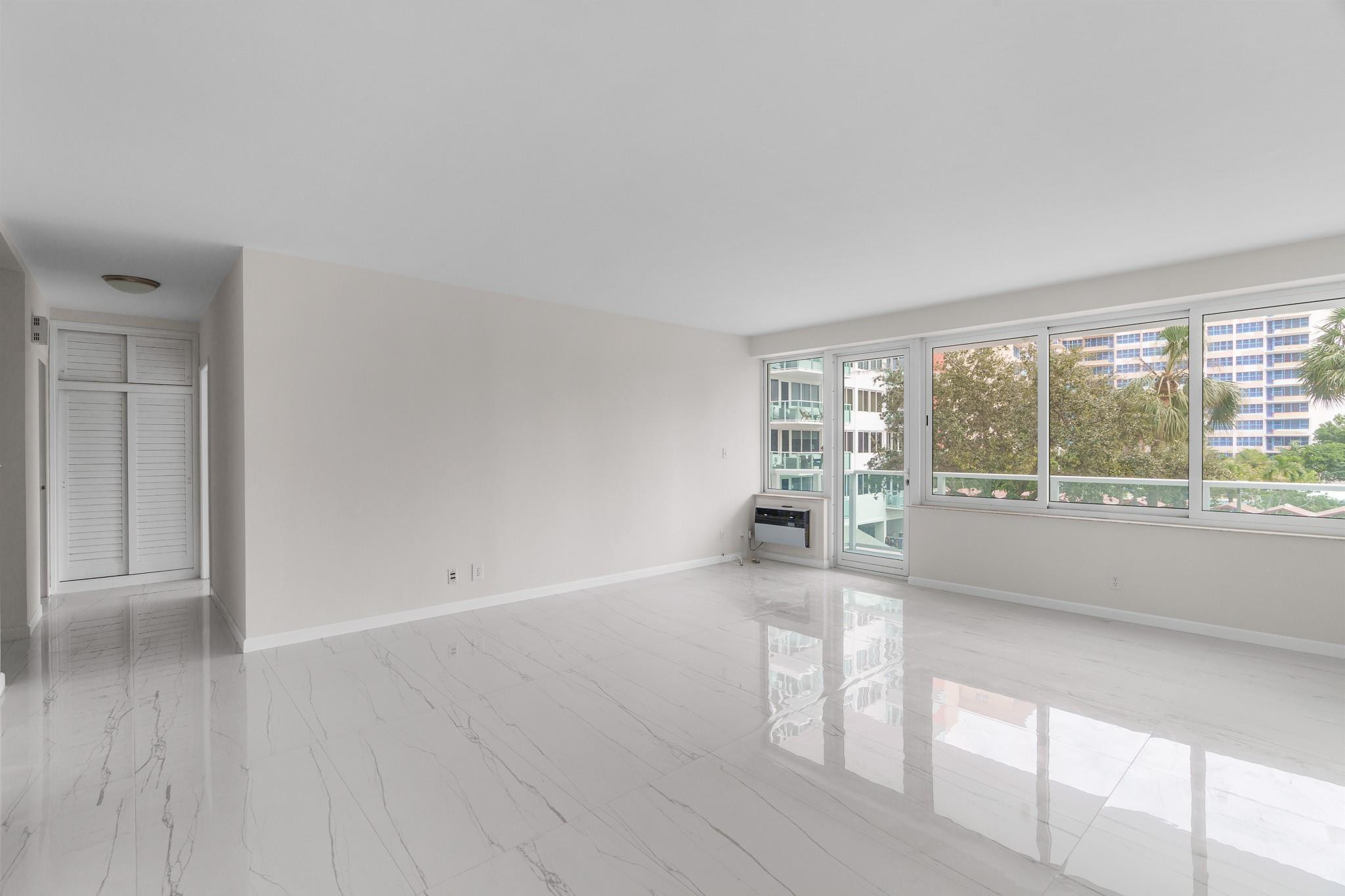 3233 NE 34th St 314