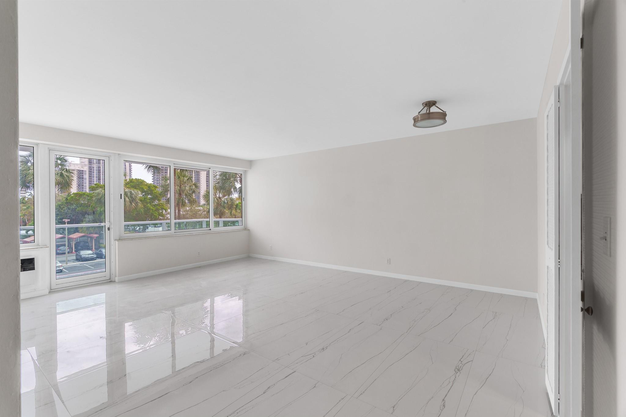 3233 NE 34th St 314