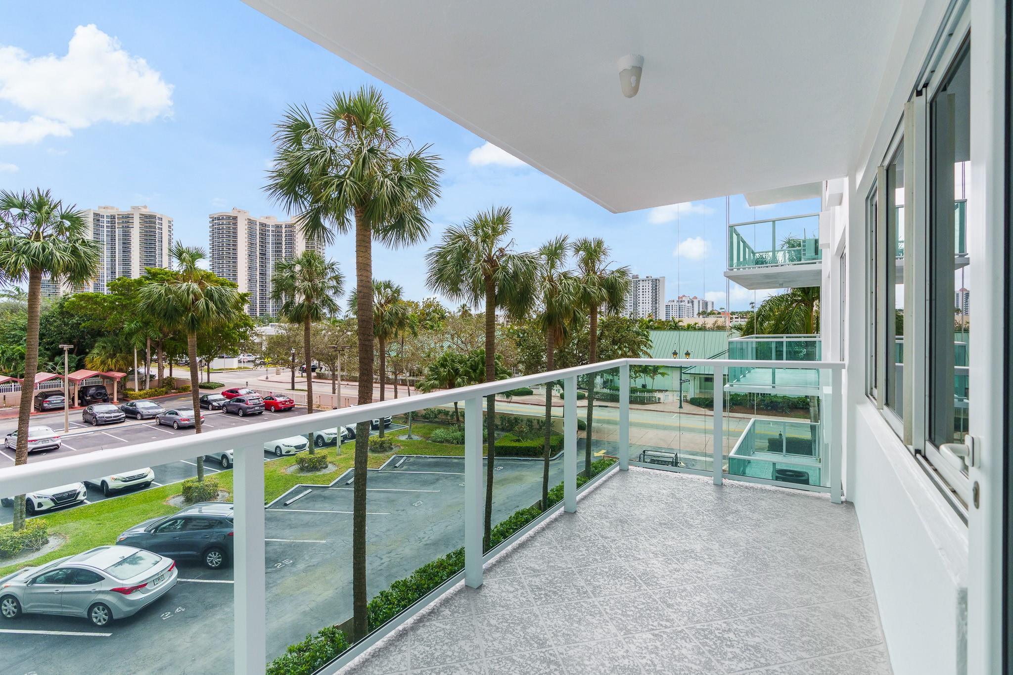 3233 NE 34th St 314