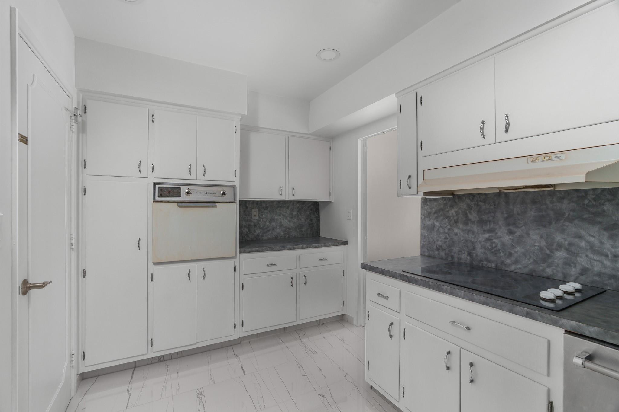 3233 NE 34th St 314