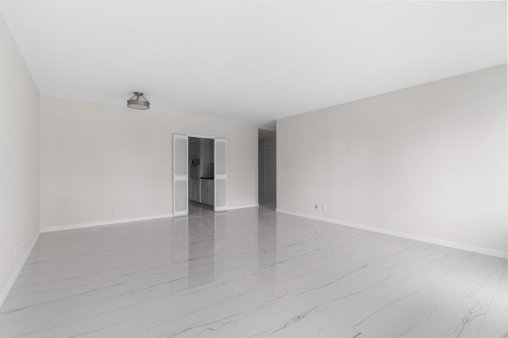 3233 NE 34th St 314
