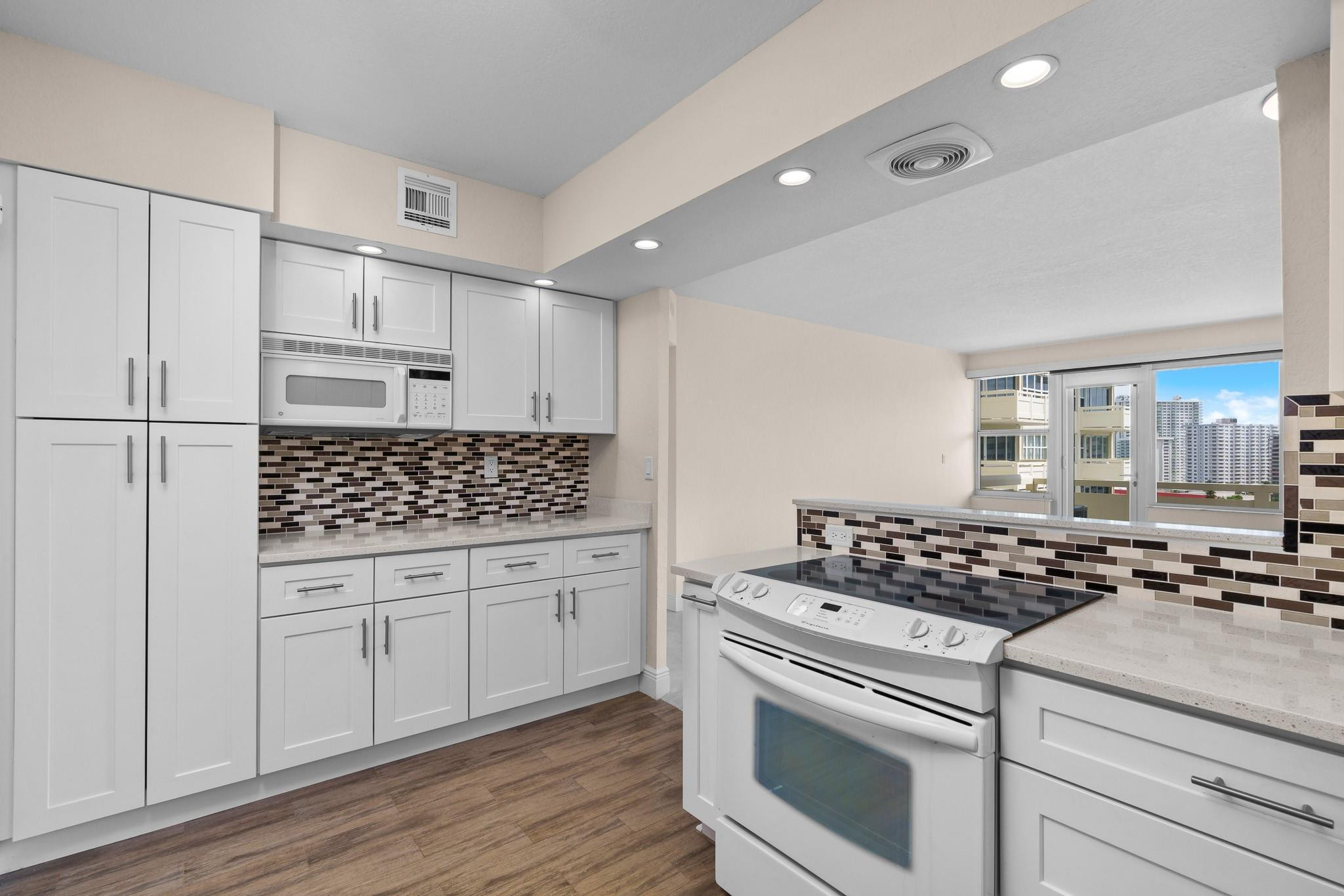 3200 NE 36th 1420