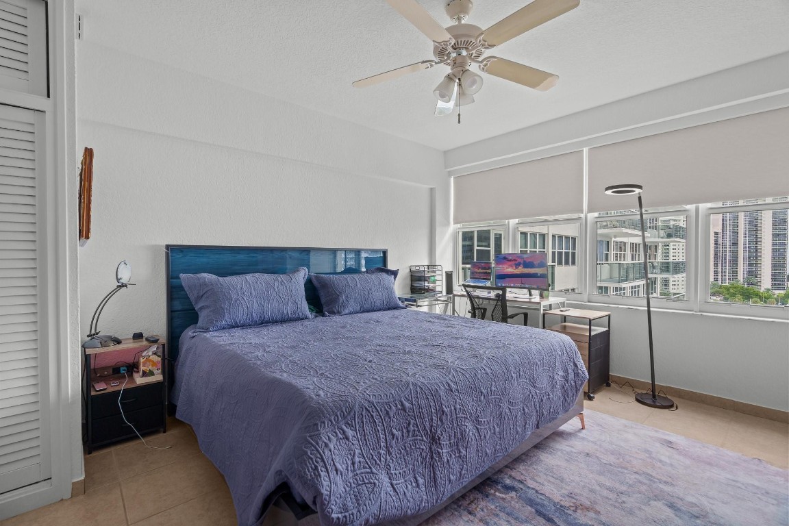 3300 NE 36th St 1220