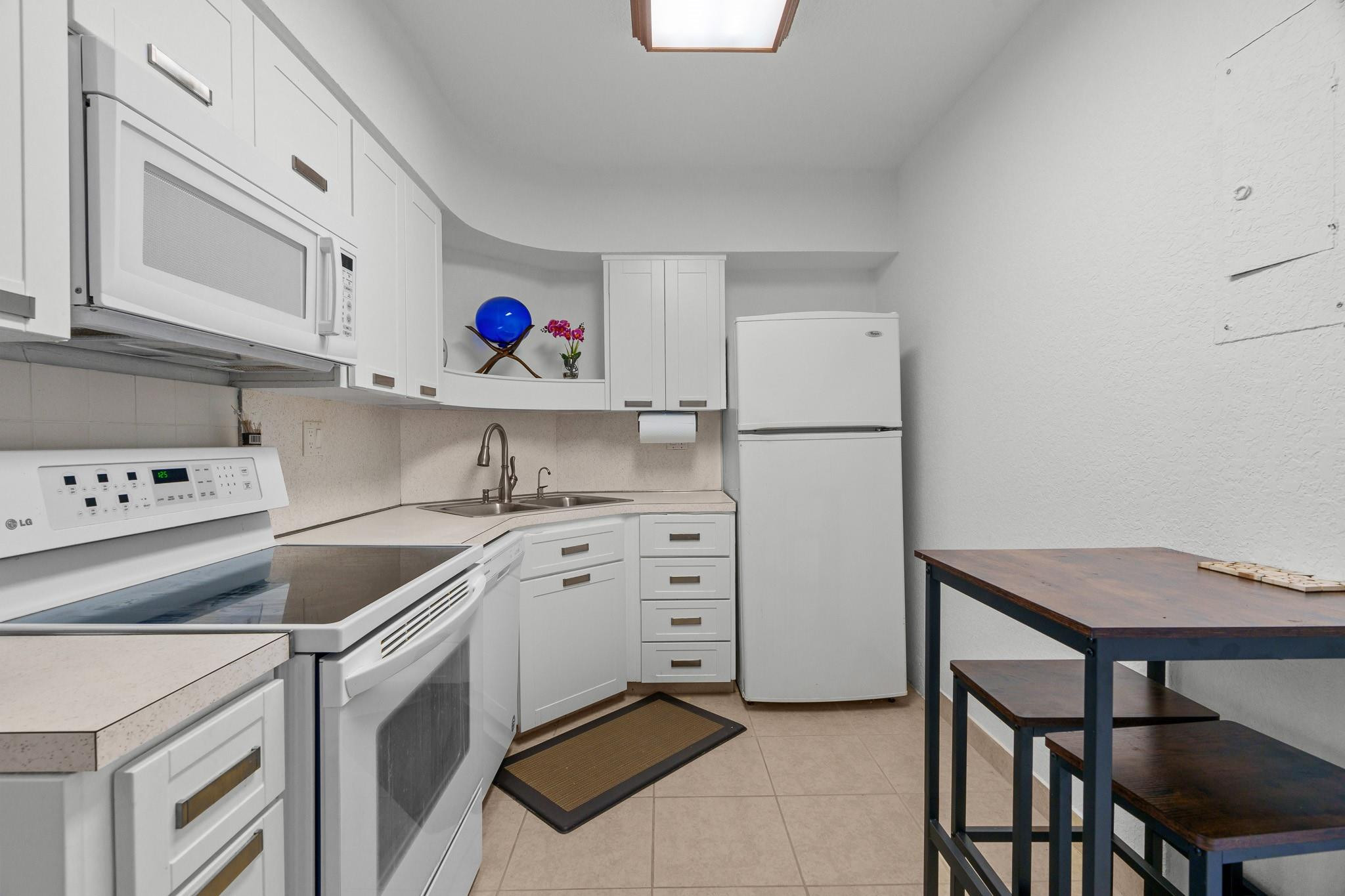 3300 NE 36th St 1220