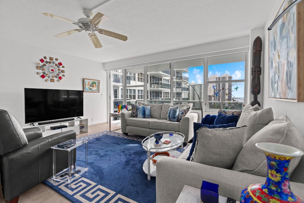 3300 NE 36th St 1220