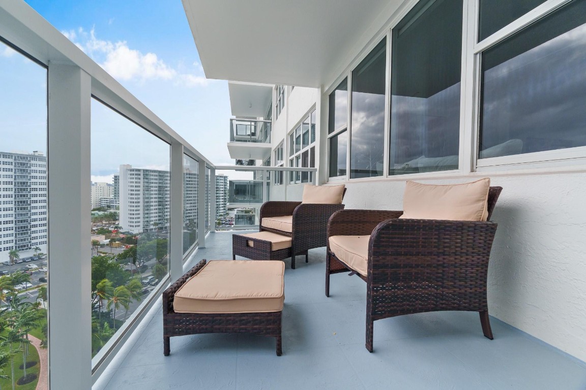 3300 NE 36th St 1220