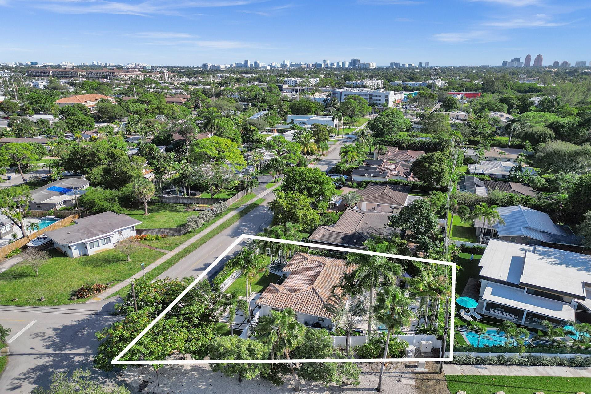 700 NE 20th Dr