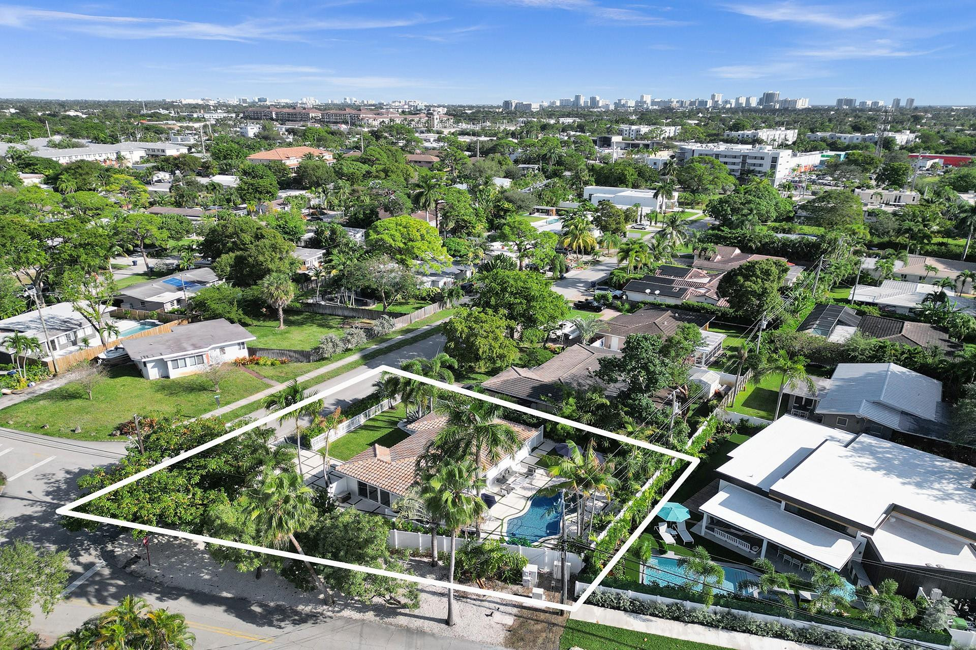 700 NE 20th Dr