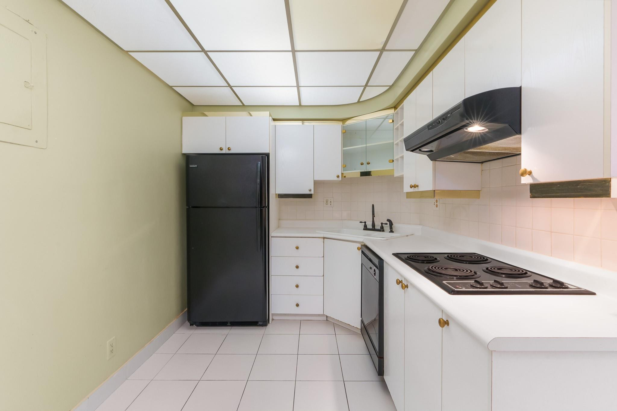 3233 NE 34th St 212A