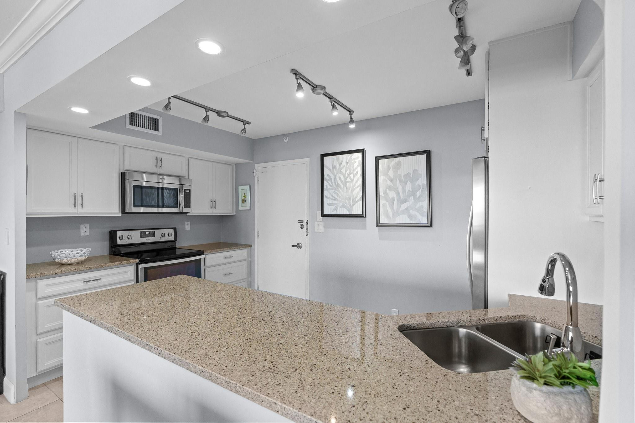 3200 NE 36th St 712A