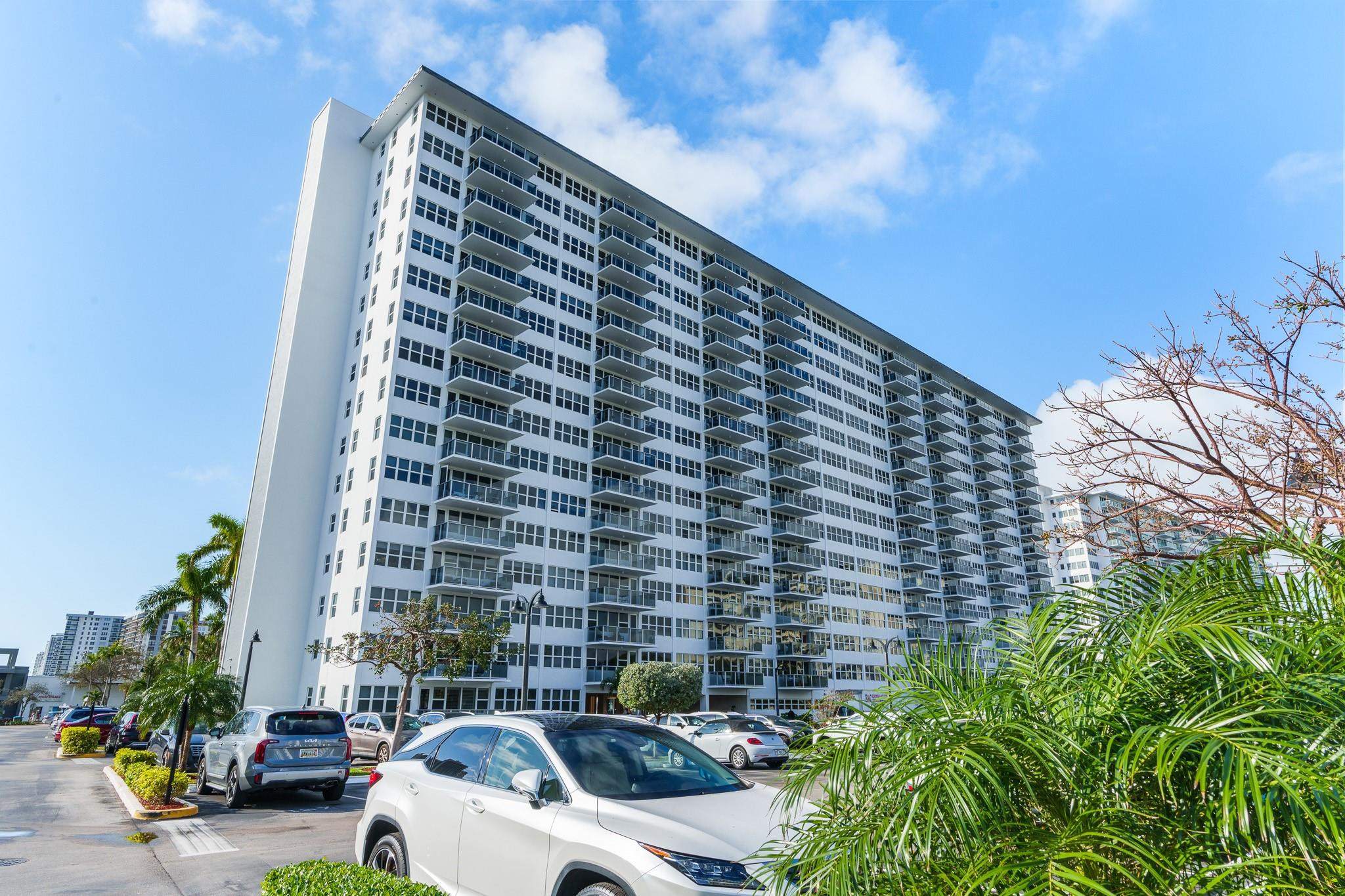 3333 NE 34th St 1101