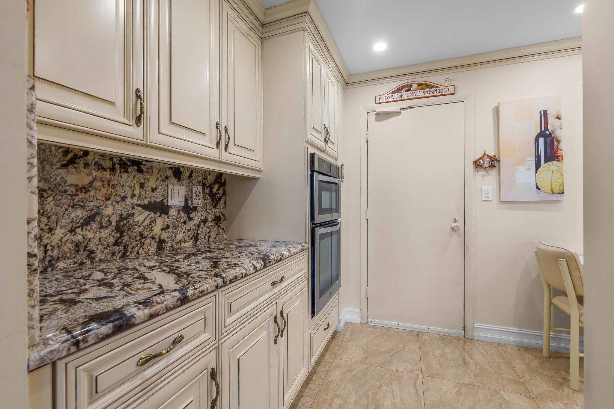 3333 NE 34th St 810
