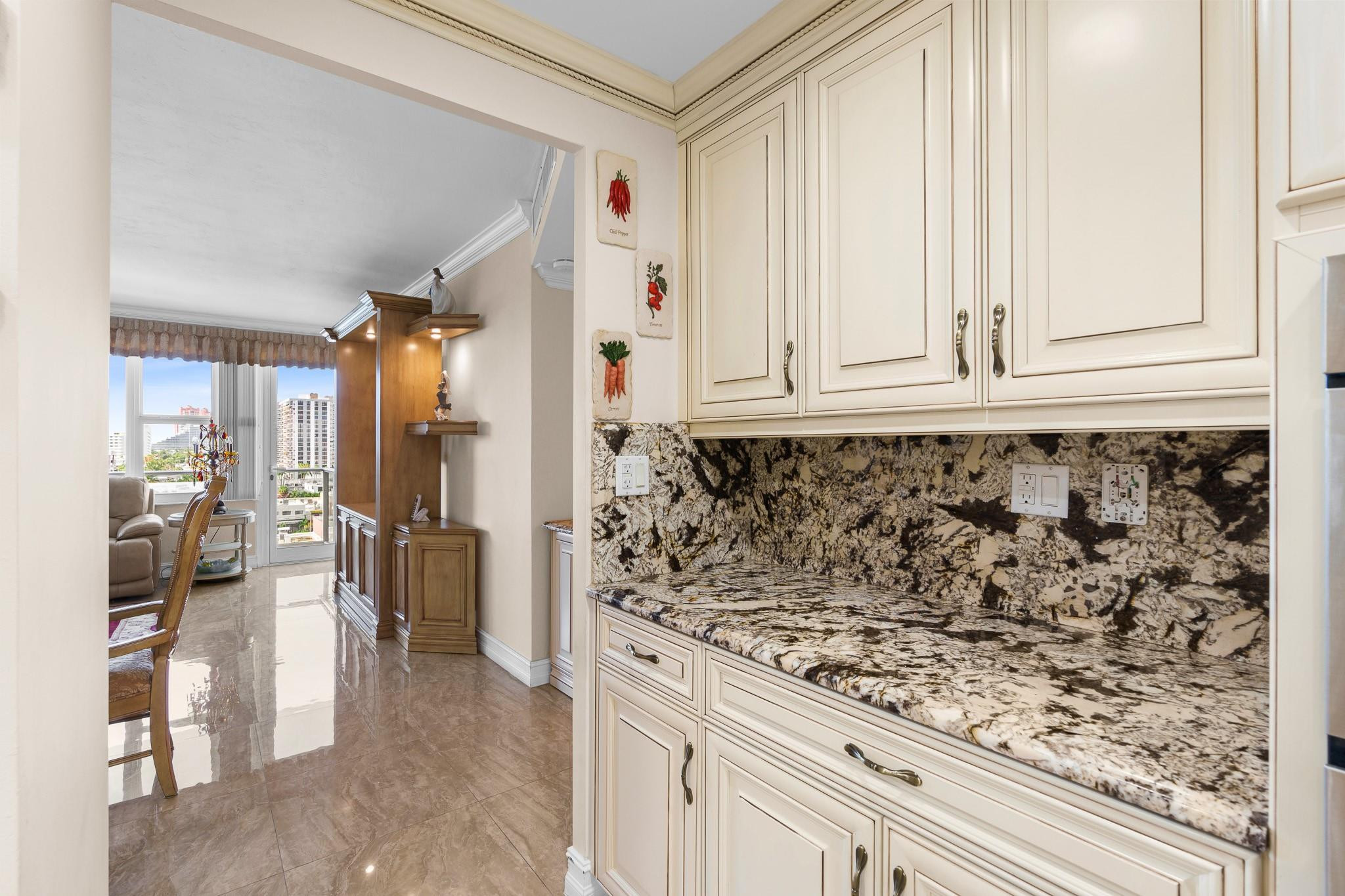 3333 NE 34th St 810