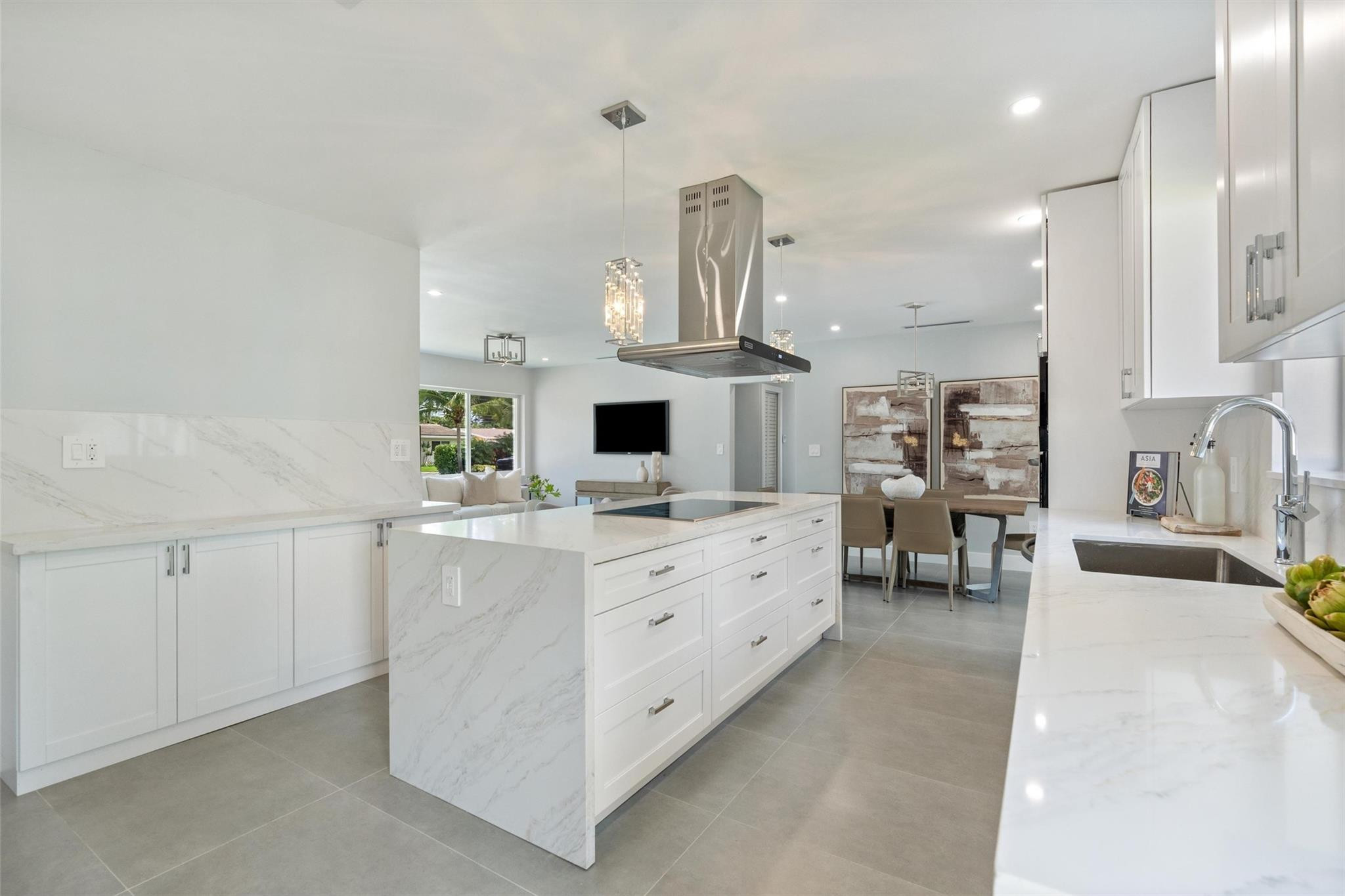 324 NE 28th Street