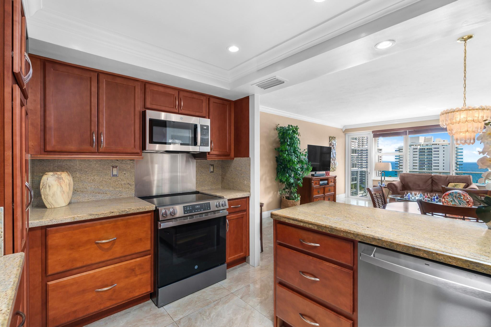 3333 NE 34th St 1214