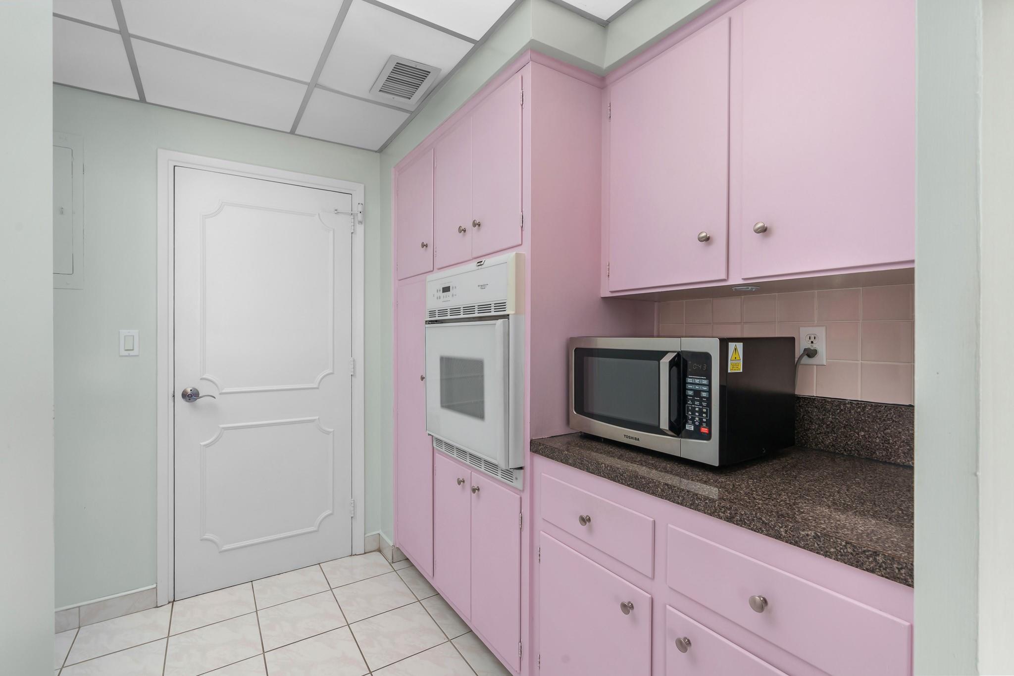 3233 NE 34th St 1207