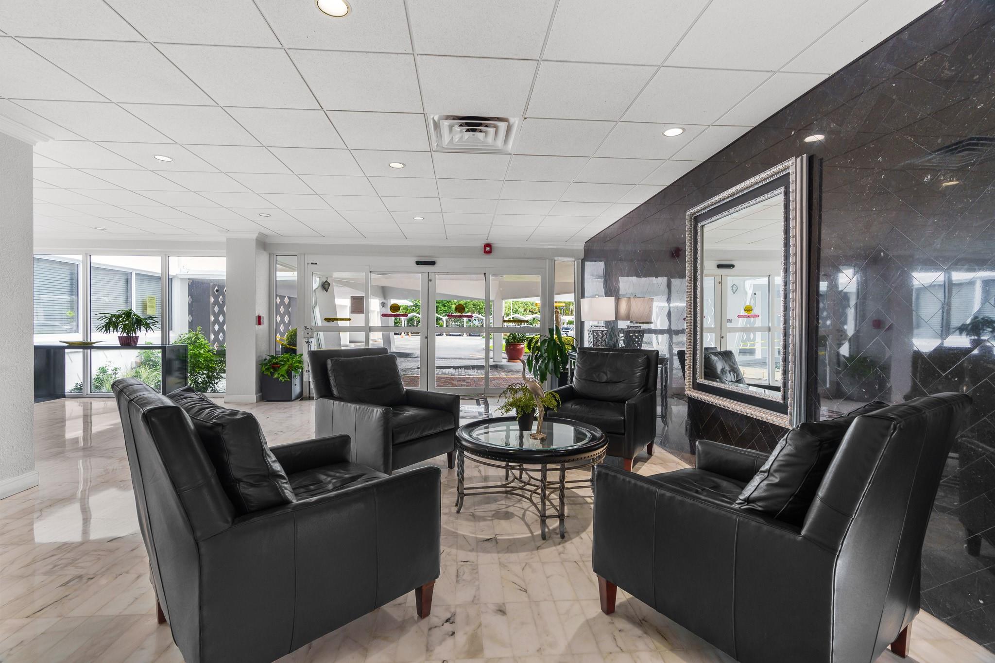 3233 NE 34th St 1207