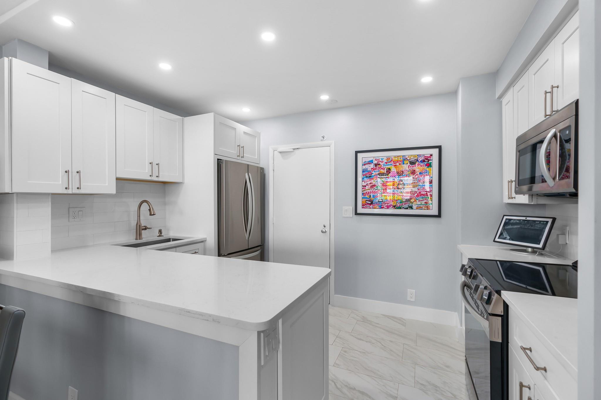 3333 NE 34th St 806