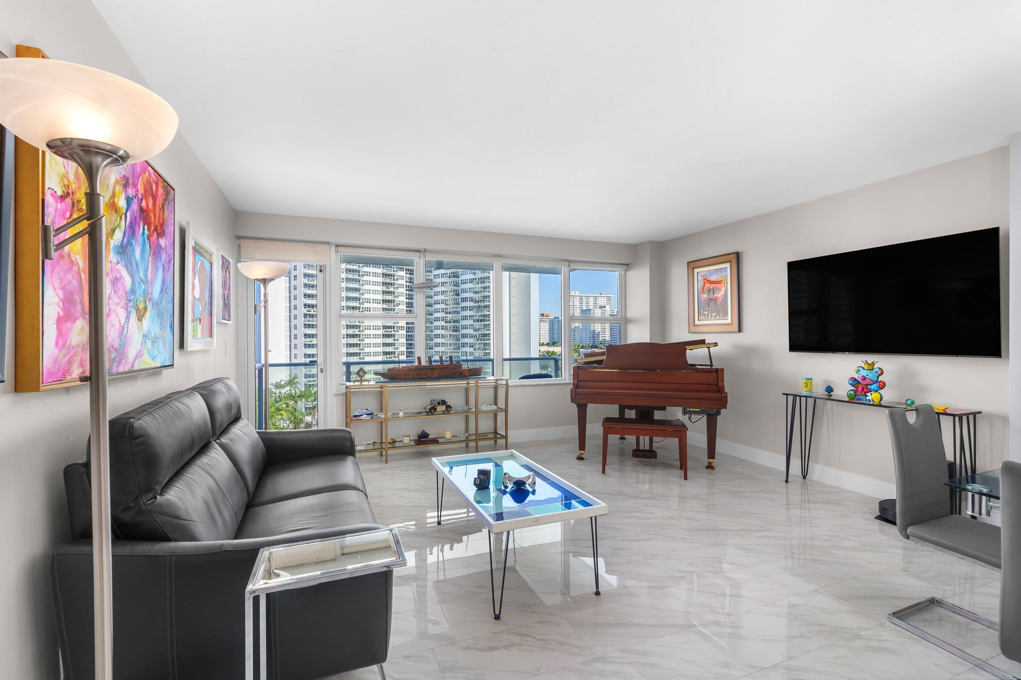 3333 NE 34th St 806