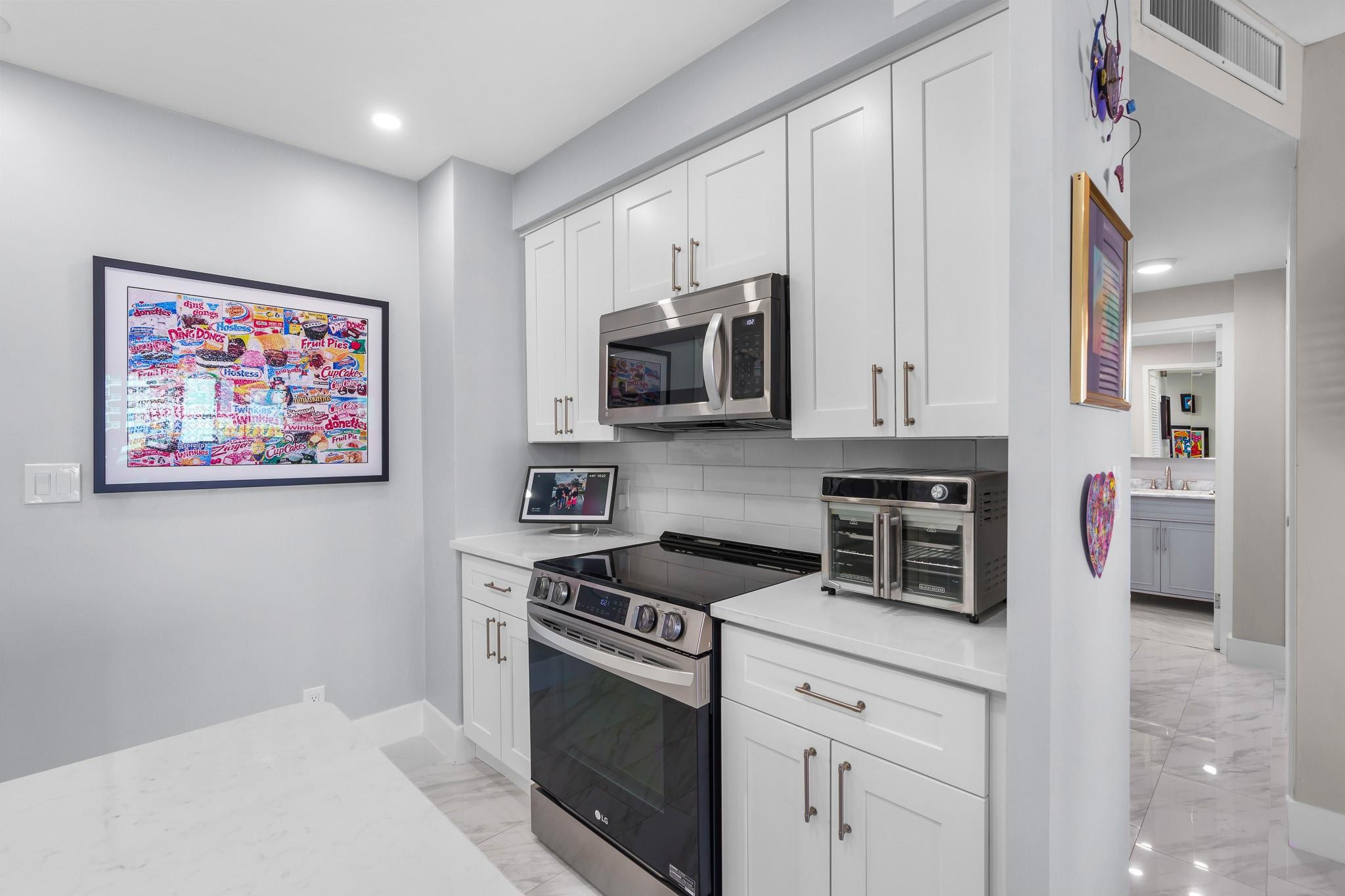 3333 NE 34th St 806