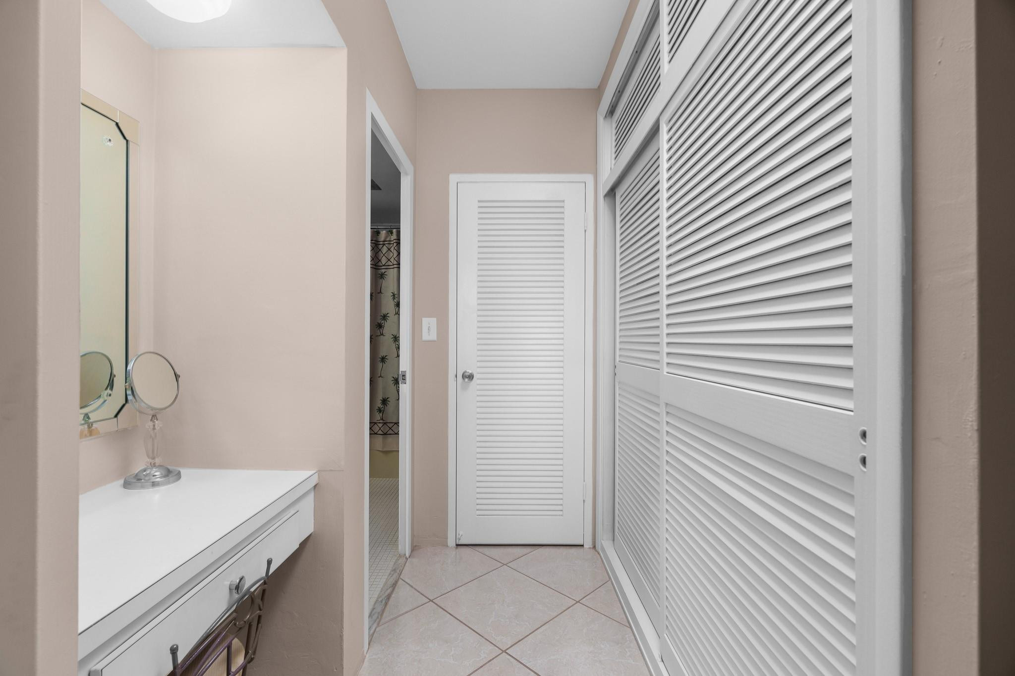 3333 NE 34th Street 522