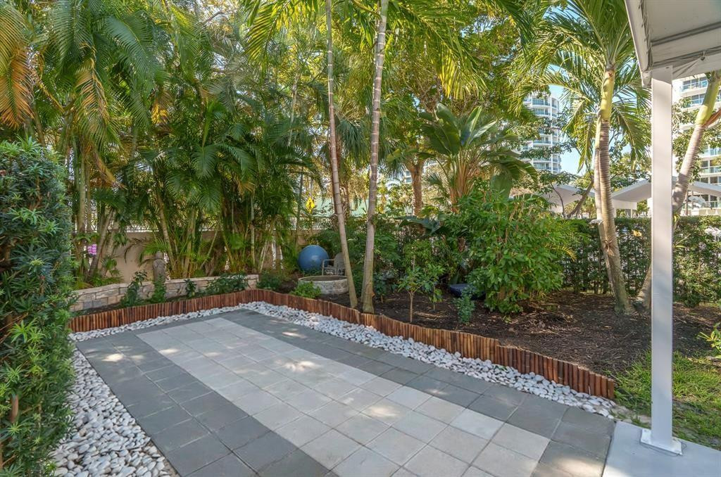 3333 NE 34th Street 522
