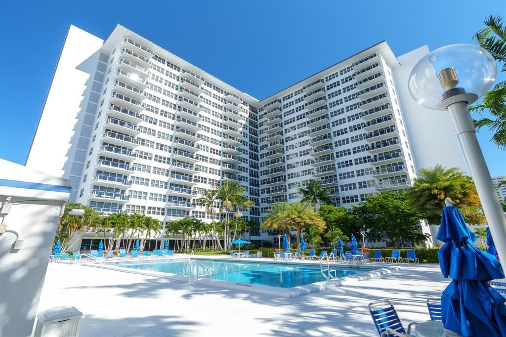 3333 NE 34th Street 522