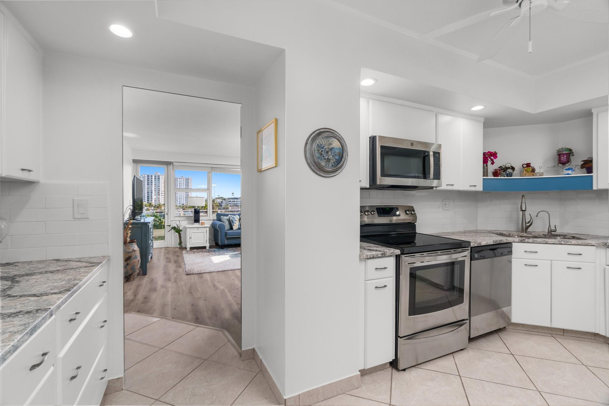 3333 NE 34th Street 522