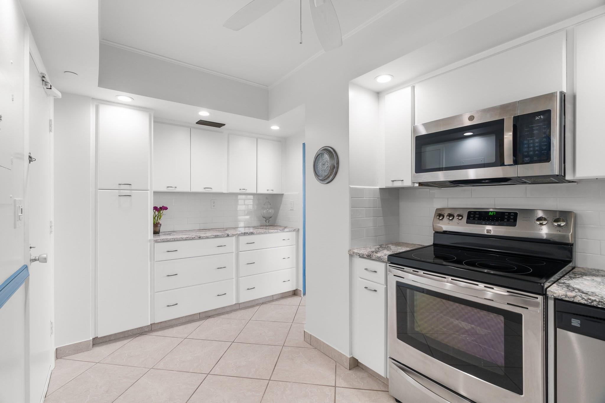 3333 NE 34th Street 522
