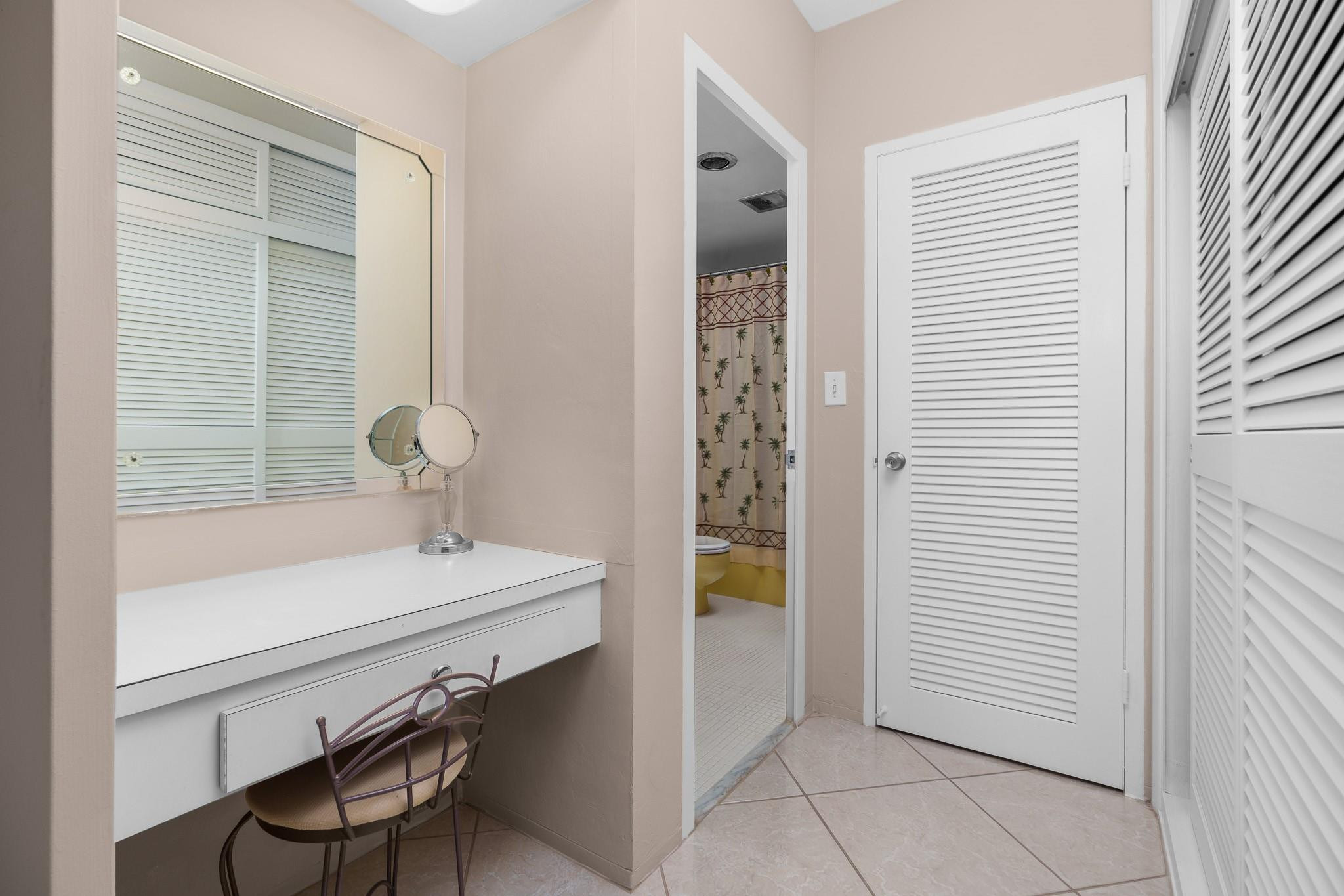 3333 NE 34th Street 522