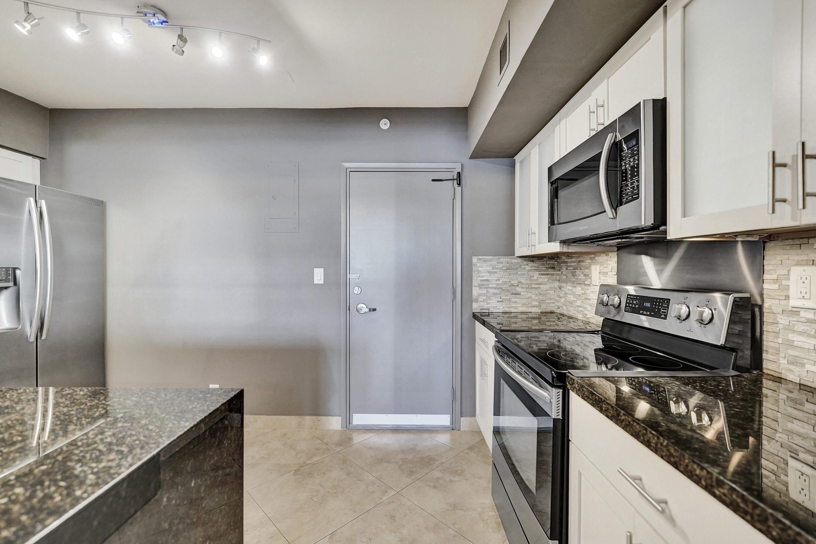 3200 NE 36th Street 220